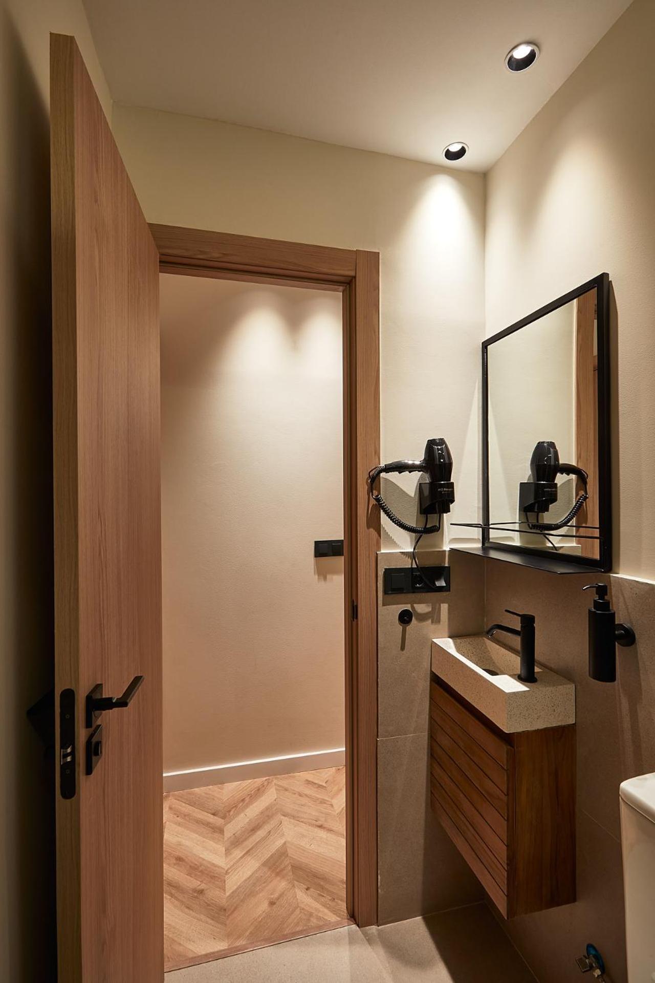 Ella Hostel Boqueria Barselona Dış mekan fotoğraf